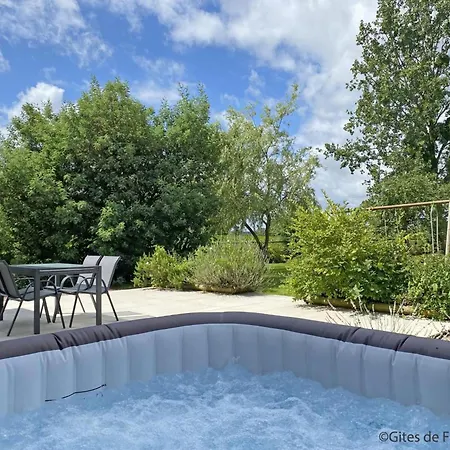 Avec Spa, Jardin Clos, Jeux Pour Enfants Et Chemin De Randonnee A Proximite - Fr-1-497-211 * Les Ventes-de-Bourse
