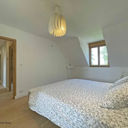 Nature Avec Jardin Et Pour 14 Pers. à - Fr-1-497-211