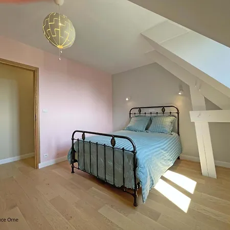 Hébergement de vacances Maison Spacieuse Avec Jardin Clos - Fr-1-497-211