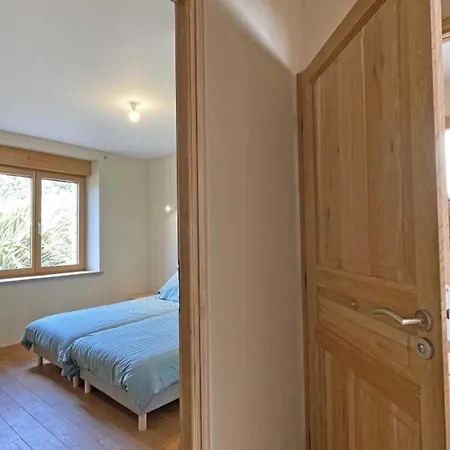 Maison Spacieuse Avec Jardin Clos - Fr-1-497-211 *